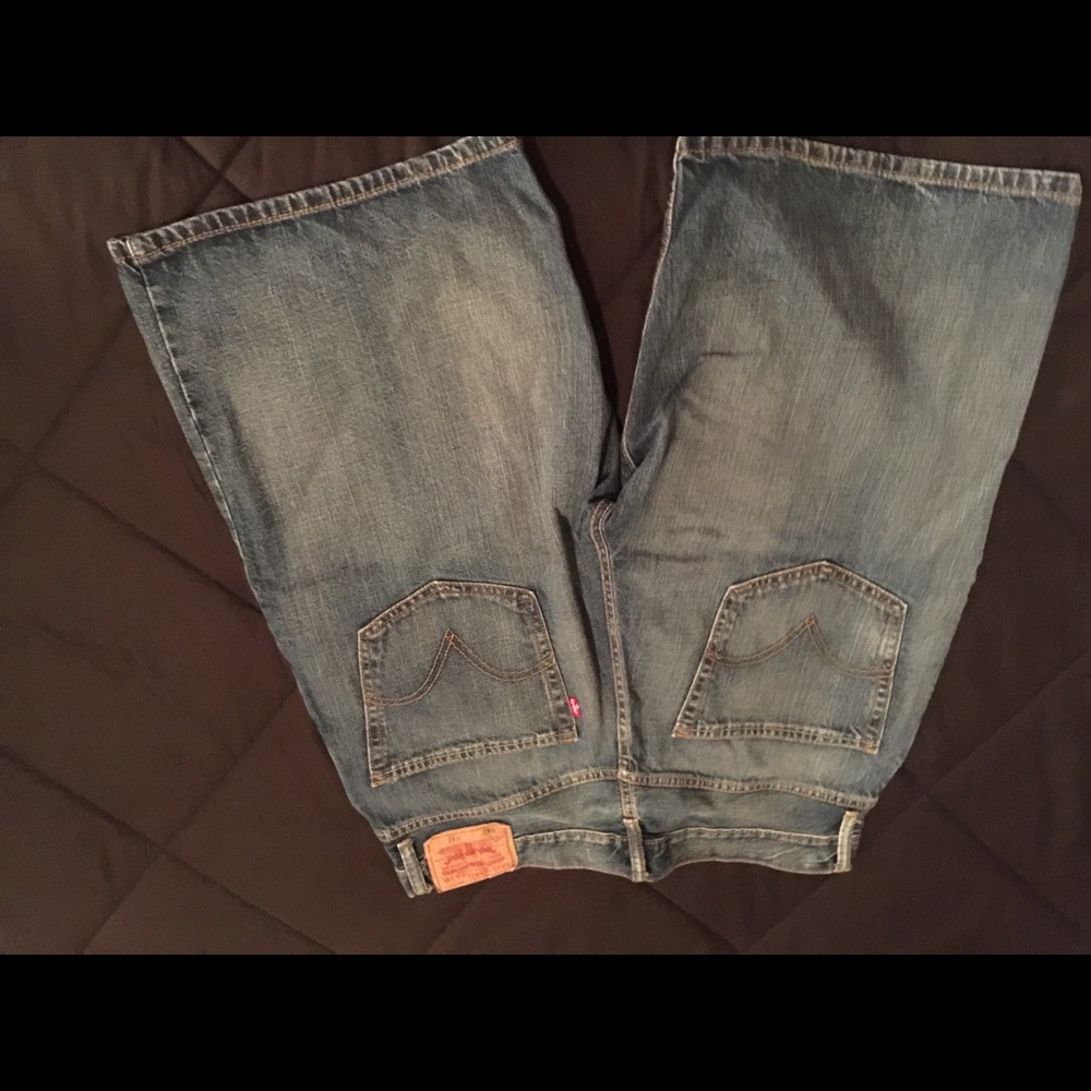 Men’s Levi 569 Shorts. Pls see pic for condition.